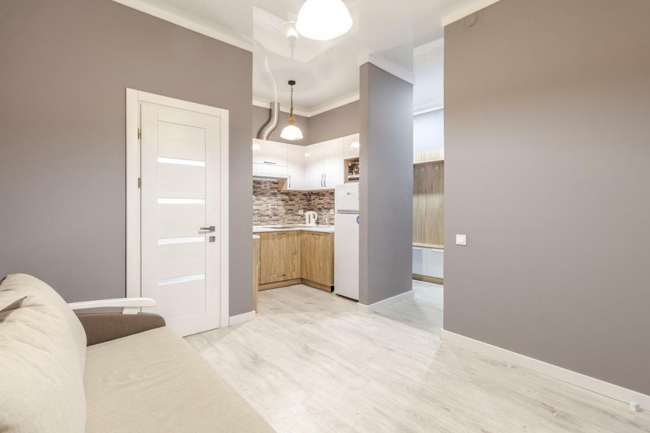 Modern Rus Apartman Lviv Kültér fotó