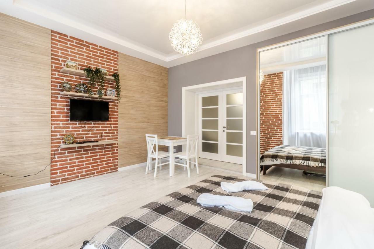 Modern Rus Apartman Lviv Kültér fotó